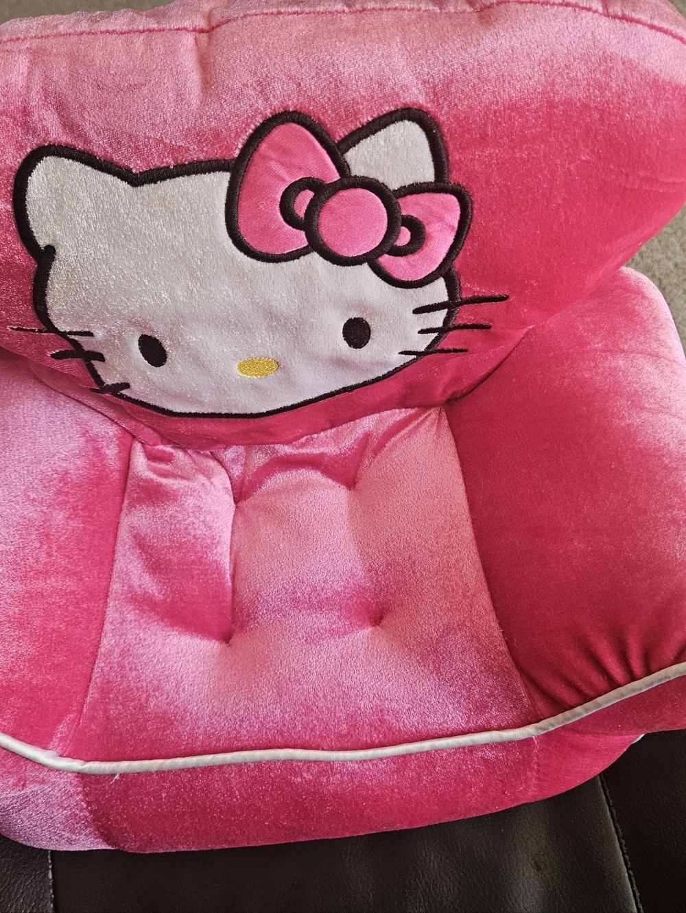Sanrio Hello Kitty Plush Kids Chair - Hot Pink and White